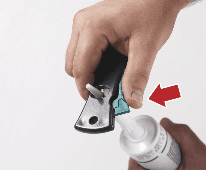 Открыть герметик и вставить в монтажный пистолет